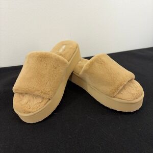 NWOT Muk Luks Women 9/10 Kirstey Platform Slide Slippers Cozy Soft Warm Fuzzy